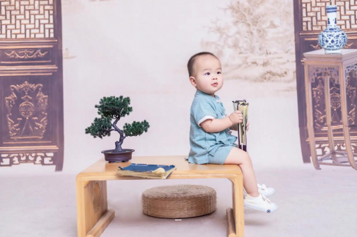 借卵生子咨询孕妇尖肚子和圆肚子